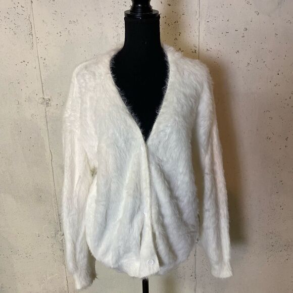 #100 BOUTIQUE Faux Mink Loose Fit Cardigan - Picture 5 of 12